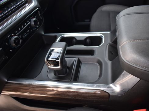 Used 2024 Chevrolet Silverado 1500 LT w/ Z71 Off-Road Package image 23