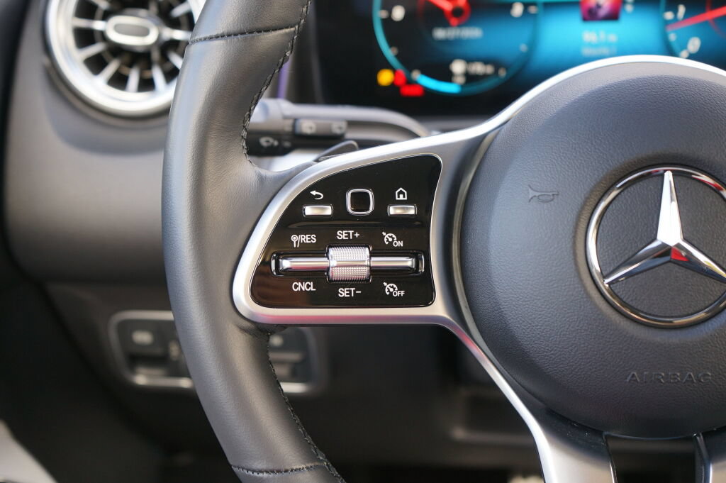 Used 2023 Mercedes-Benz GLB 250 4MATIC image 24