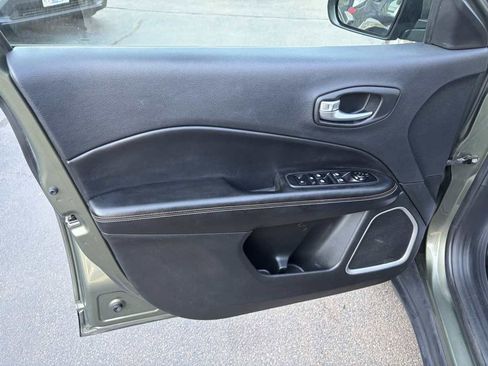 Used 2021 Jeep Compass Latitude AWD/4WD image 16