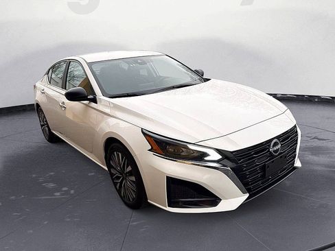 Used 2025 Nissan Altima 2.5 SV image 7