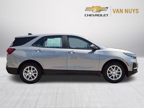 Used 2023 Chevrolet Equinox LS FWD image 4