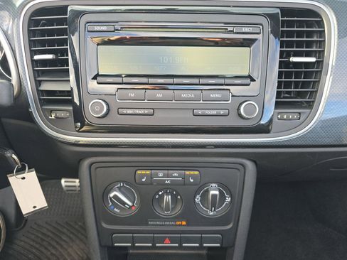 Used 2014 Volkswagen Beetle R-Line image 8