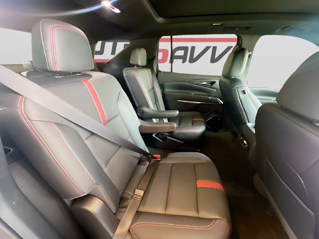 Used 2024 Chevrolet Traverse RS w/ LPO, Floor Liner Package FWD image 30