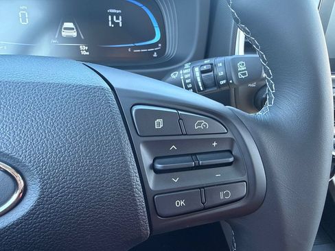 Certified 2026 Hyundai Venue SEL FWD image 19