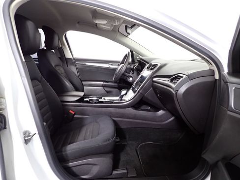 Used 2013 Ford Fusion SE FWD image 32