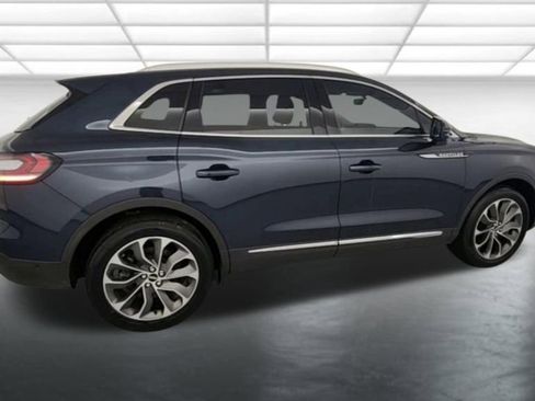 Used 2023 Lincoln Nautilus Reserve w/ Equipment Group 201A image 8