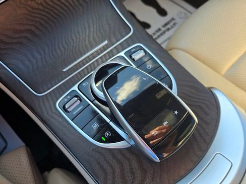 Used 2018 Mercedes-Benz GLC 300 4MATIC image 20