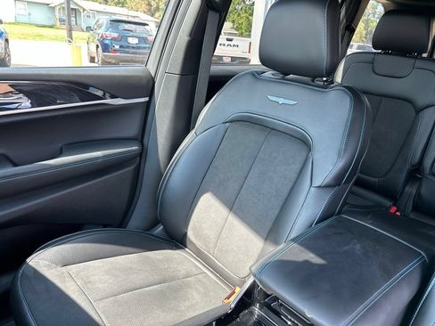Used 2022 Jeep Grand Cherokee Trailhawk AWD/4WD image 11