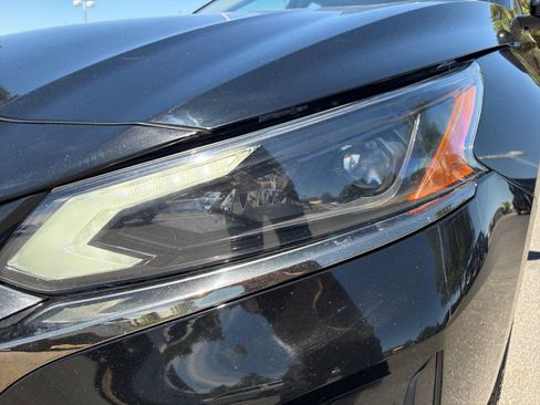 Used 2024 Nissan Altima 2.5 SR w/ SR Premium Package FWD image 9