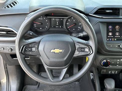 Used 2021 Chevrolet TrailBlazer LS FWD image 17