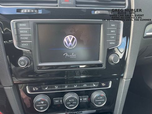 Used 2017 Volkswagen Golf R 4-Door image 35