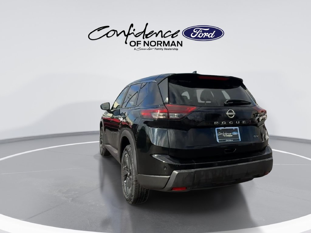 Used 2024 Nissan Rogue SV FWD image 8