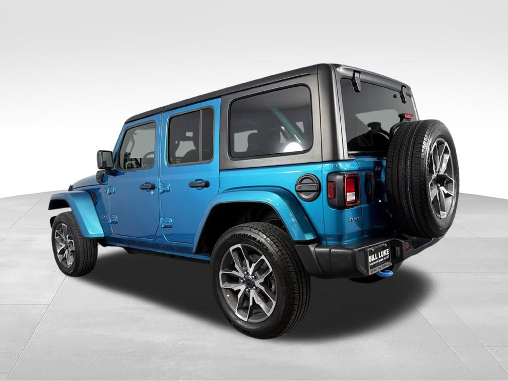 Used 2024 Jeep Wrangler Unlimited AWD/4WD image 10