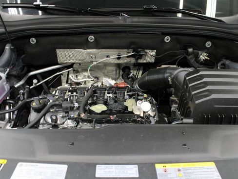 Used 2024 Volkswagen Atlas Cross Sport SEL Premium R-Line image 28