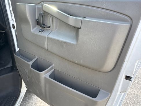 Used 2019 Chevrolet Express 3500 LS RWD image 15