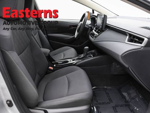 Used 2022 Toyota Corolla LE FWD image 23
