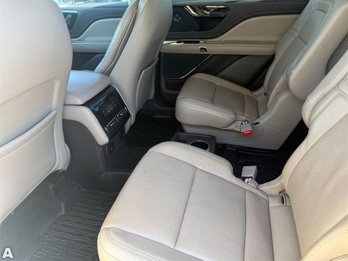 Used 2020 Lincoln Aviator Reserve w/ Equipment Group 201A image 23
