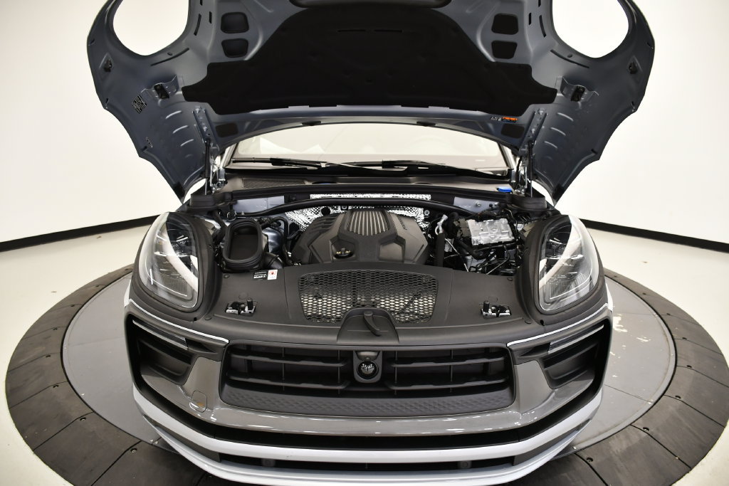 Certified 2026 Porsche Macan Turbo AWD/4WD image 13