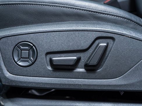 Used 2024 Audi Q4 e-tron Premium Plus w/ Premium Plus image 24