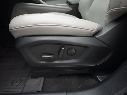 Used 2025 Ford Explorer Active w/ Active Comfort Package AWD/4WD image 30