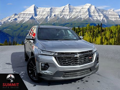 Used 2023 Chevrolet Traverse RS image 1