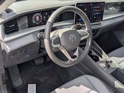 New 2026 Volkswagen Tiguan SE AWD/4WD image 11