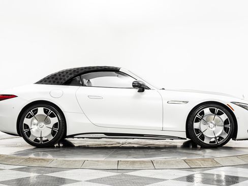 Used 2026 Mercedes-Benz Maybach SL 680 image 18