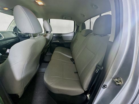 Used 2016 Toyota Tacoma SR5 w/ Towing Package image 26