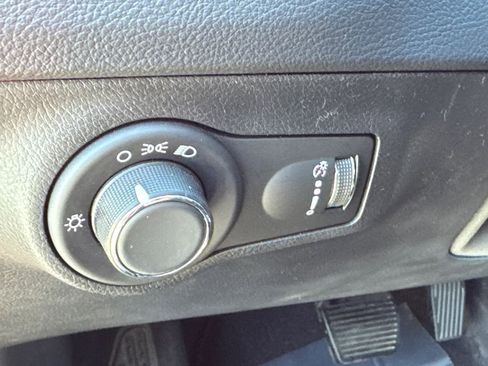 Used 2020 Jeep Compass Sport AWD/4WD image 29