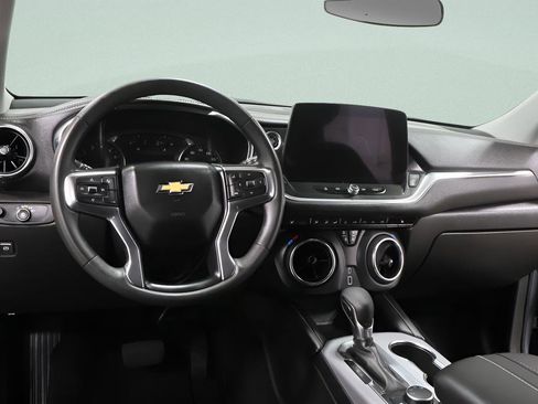 Used 2025 Chevrolet Blazer LT AWD/4WD image 9