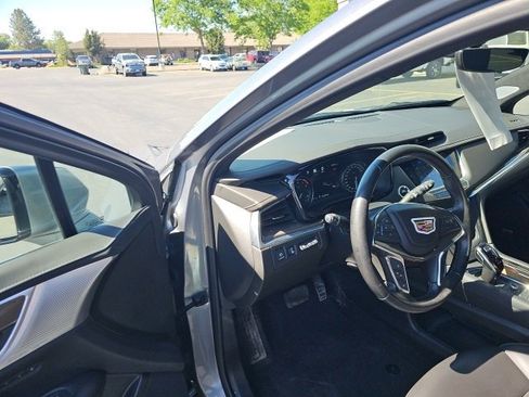 Used 2022 Cadillac XT5 Premium Luxury image 32