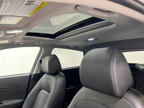 Used 2023 Hyundai Kona Limited FWD image 13