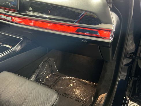 Used 2024 BMW 740i image 34