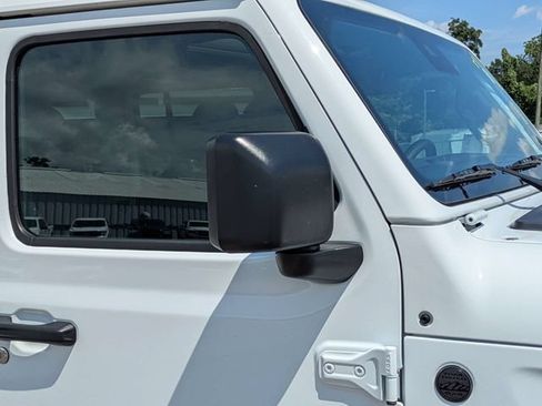 Used 2025 Jeep Wrangler Unlimited Sahara AWD/4WD image 12