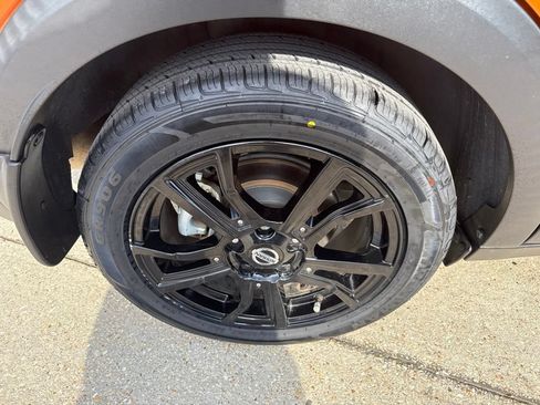 Used 2021 Nissan Kicks SR w/ SR Premium Package FWD image 24