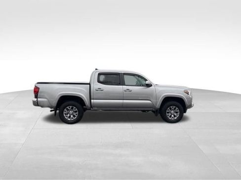 Certified 2019 Toyota Tacoma SR5 image 7