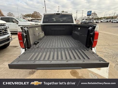 Used 2024 Toyota Tacoma TRD Off-Road image 34