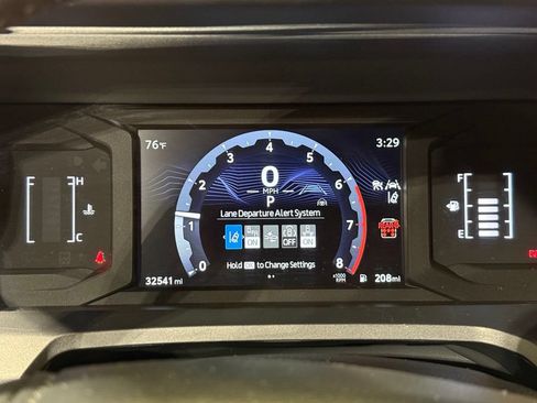 Certified 2025 Toyota 4Runner SR5 AWD/4WD image 26