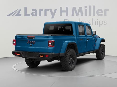 Used 2021 Jeep Gladiator Mojave AWD/4WD image 2