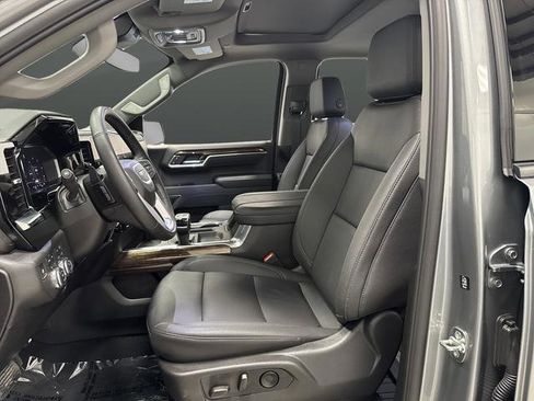 Used 2025 GMC Sierra 1500 Elevation w/ Elevation Premium Package image 4