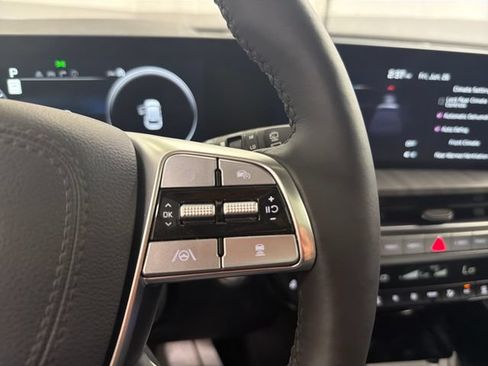 Certified 2024 Kia Telluride SX Prestige AWD/4WD image 30