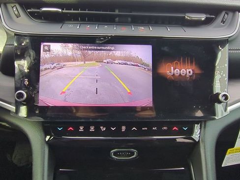 New 2026 Jeep Grand Cherokee Altitude AWD/4WD image 18