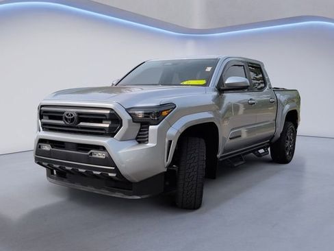 Used 2025 Toyota Tacoma SR5 RWD image 11
