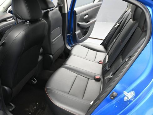 Used 2024 Nissan Sentra SR w/ SR Premium Package image 15