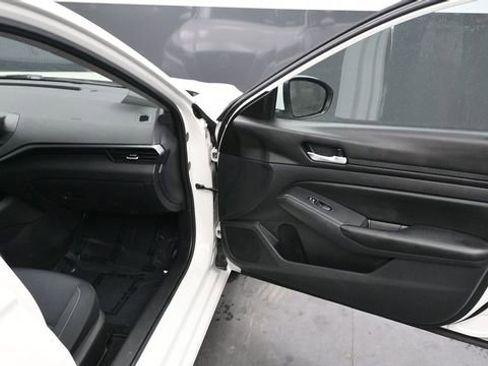 Used 2021 Nissan Altima 2.5 S FWD image 11
