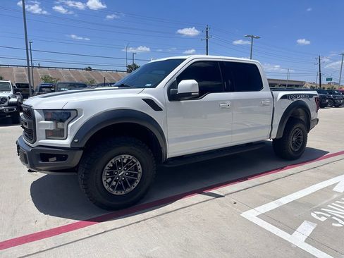 Used 2019 Ford F150 Raptor w/ Equipment Group 802A Luxury AWD/4WD image 4