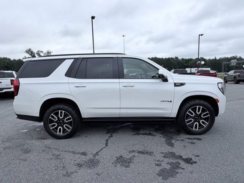 Used 2023 GMC Yukon AT4 w/ AT4 Premium Plus Package AWD/4WD image 4