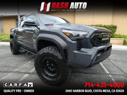 Used 2025 Toyota Tacoma TRD Off-Road image 5