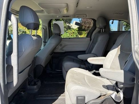 Used 2022 Toyota Sienna Limited AWD/4WD image 13