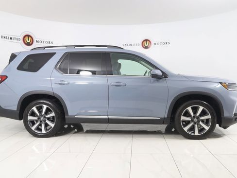 Used 2023 Honda Pilot Touring image 2